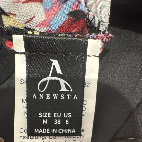 Elegant Floral Long Sleeve Dress - Picture 4 of 4